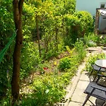 Lupeni Alley Cozy Apartment&private Garden