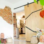 Lupeni Alley Cozy Apartment&private Garden Lägenhet *
