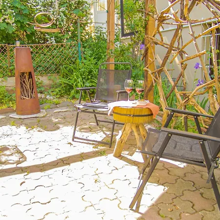 Apartment Lupeni Alley Cozy Apartment&private Garden *