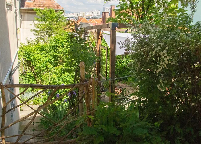 Lupeni Alley Cozy Apartment&private Garden Apartment Brasov