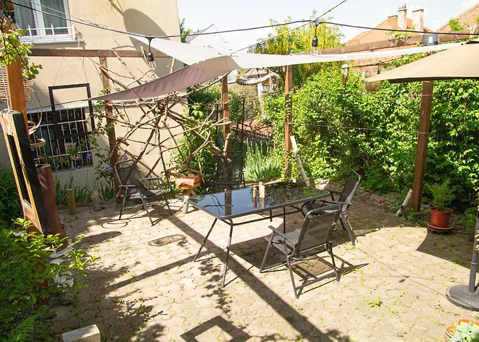 Apartment Lupeni Alley Cozy Apartment&private Garden Brasov